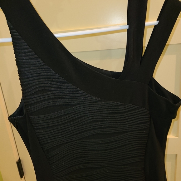 Black dress with cute shoulder - Picture 3 of 3